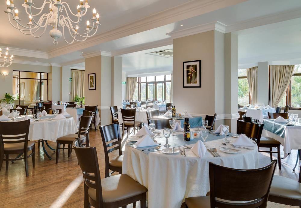 Protea Hotel By Marriott George King George Esterno foto