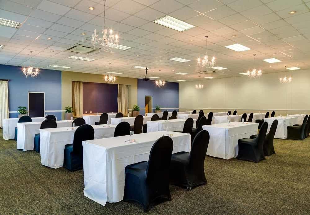Protea Hotel By Marriott George King George Esterno foto