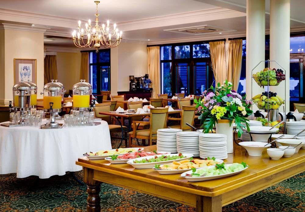 Protea Hotel By Marriott George King George Esterno foto