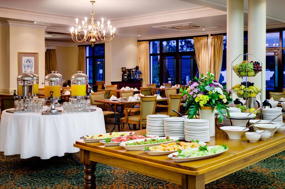 Protea Hotel By Marriott George King George Esterno foto