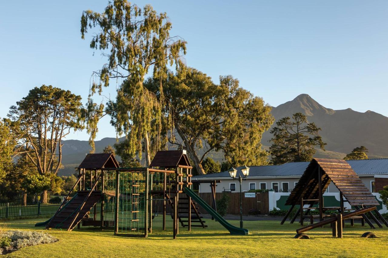 Protea Hotel By Marriott George King George Esterno foto