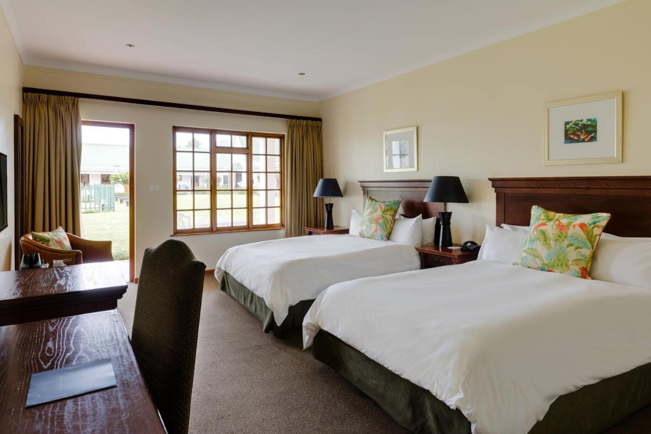 Protea Hotel By Marriott George King George Esterno foto