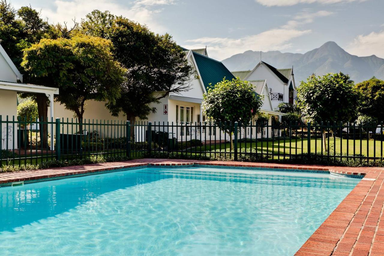 Protea Hotel By Marriott George King George Esterno foto