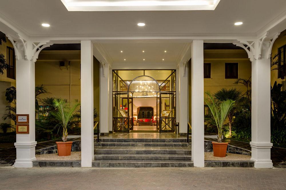 Protea Hotel By Marriott George King George Esterno foto