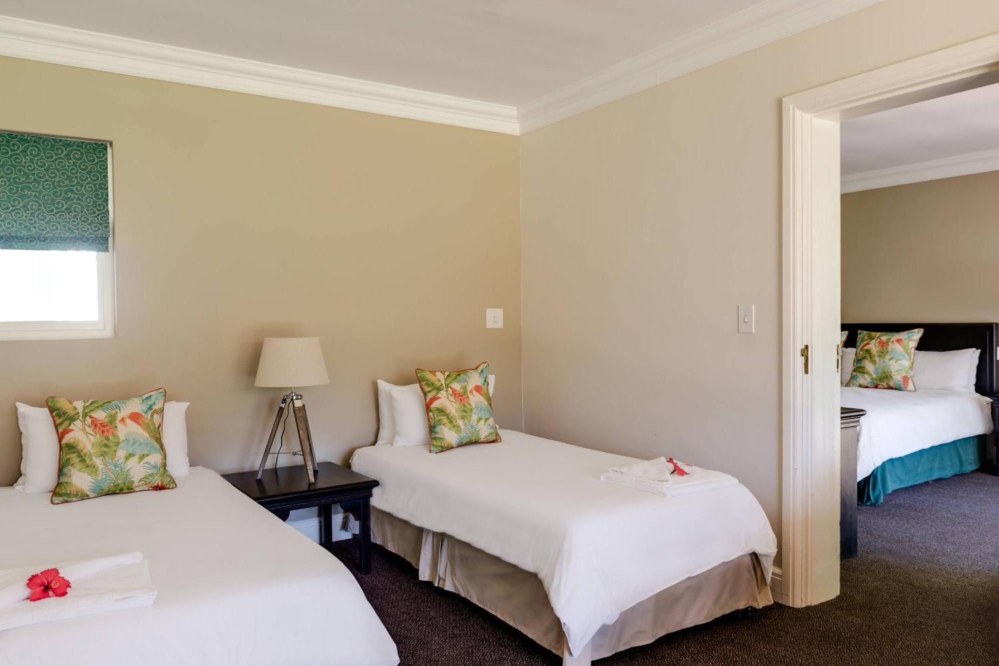 Protea Hotel By Marriott George King George Esterno foto