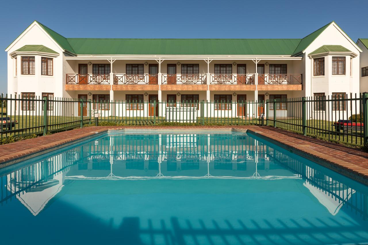 Protea Hotel By Marriott George King George Esterno foto
